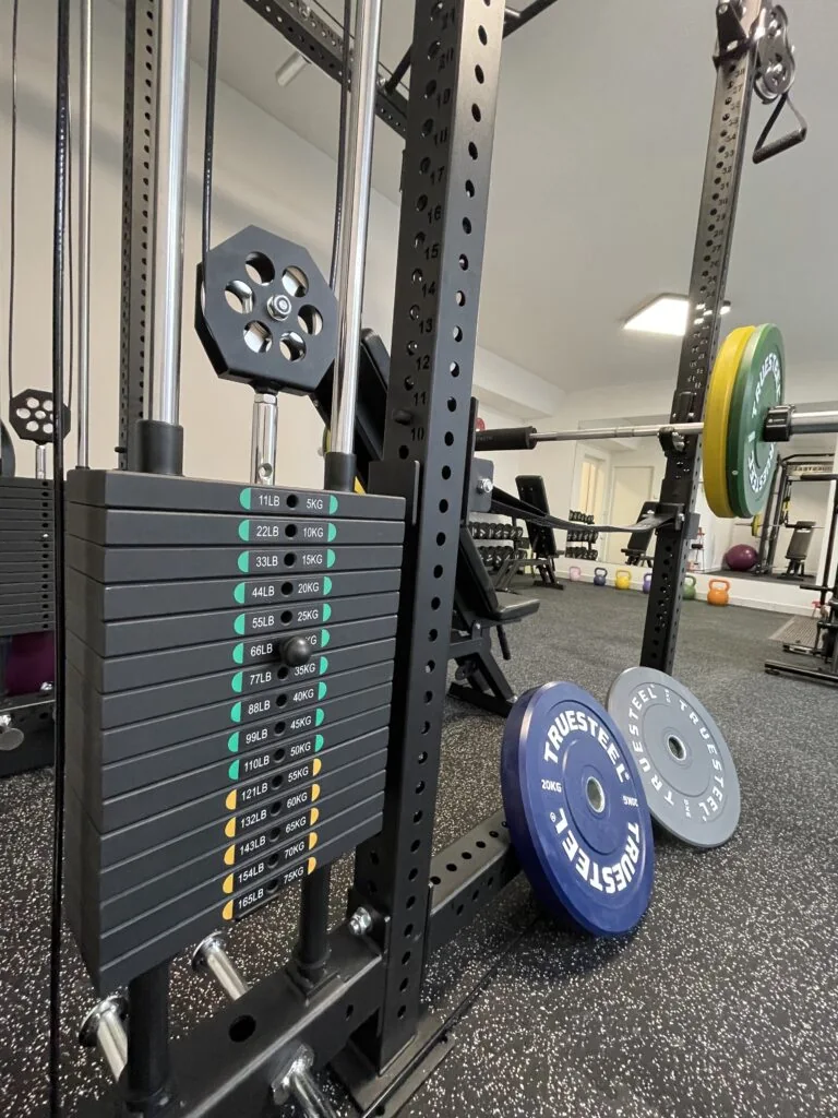 Power rack at Činkomat Pardubice – Polabiny